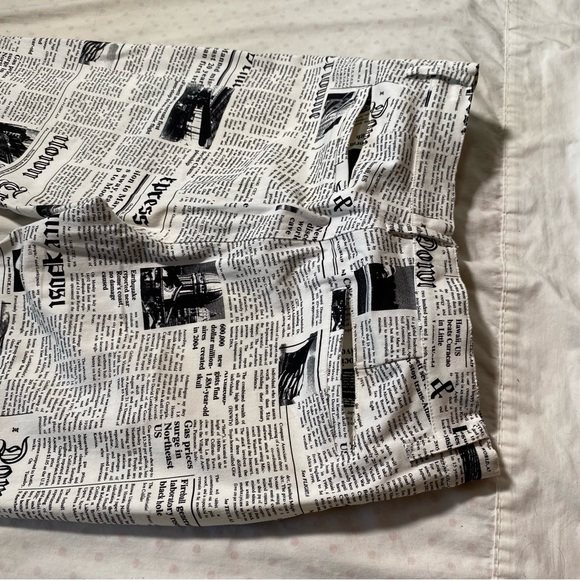 ELMWOOD NEWSPAPER PRINT MATCHING SET - Picture 13 of 14